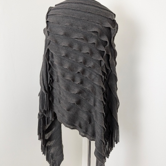 Knit Poncho Asymmetrical Pleated Hand Made Charcoal Grey Fringe Long - Picture 5 of 10